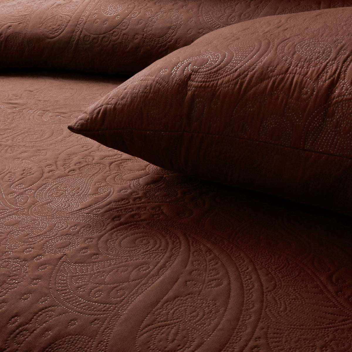 Spiral Vibes  3 Pcs Ultrasonic Bedspread - Brown